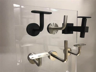 Лестничная поручница и скобки